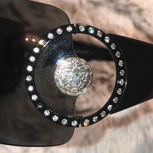 Versace sunglasses - Picture 9 of 10